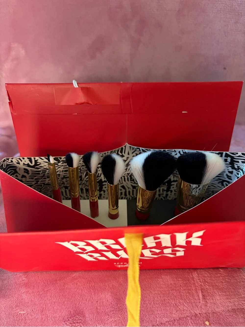 Spectrum x Disney Cruella 6 Piece Makeup Brush Set